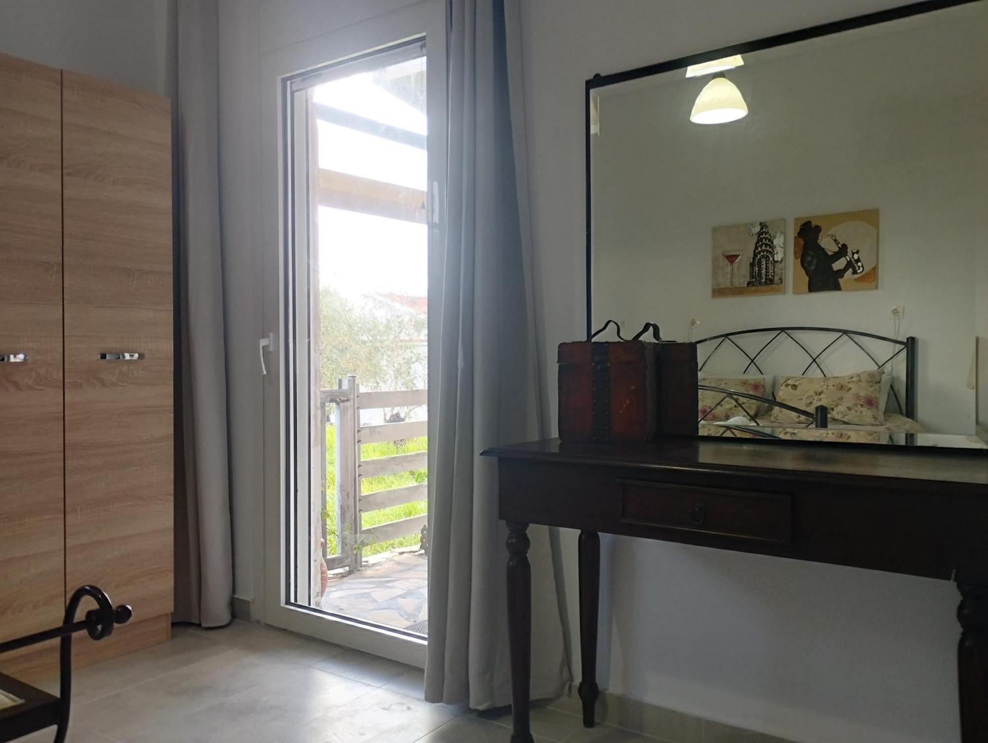 Ferienwohnung Spiti Lou Notos Exterior foto